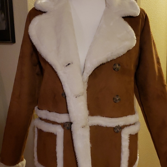 Coat - Picture 8 of 8